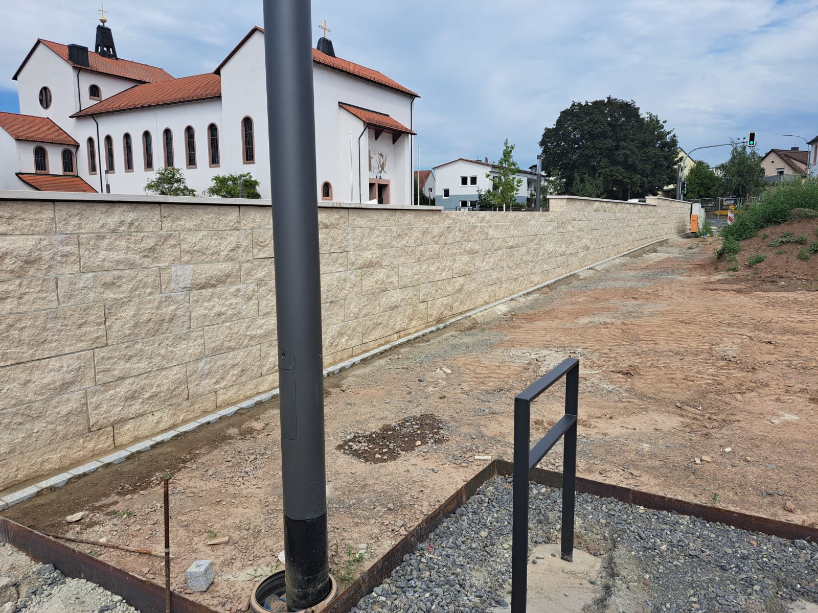 Natursteinmauer, Stützmauern und Gartengestaltung