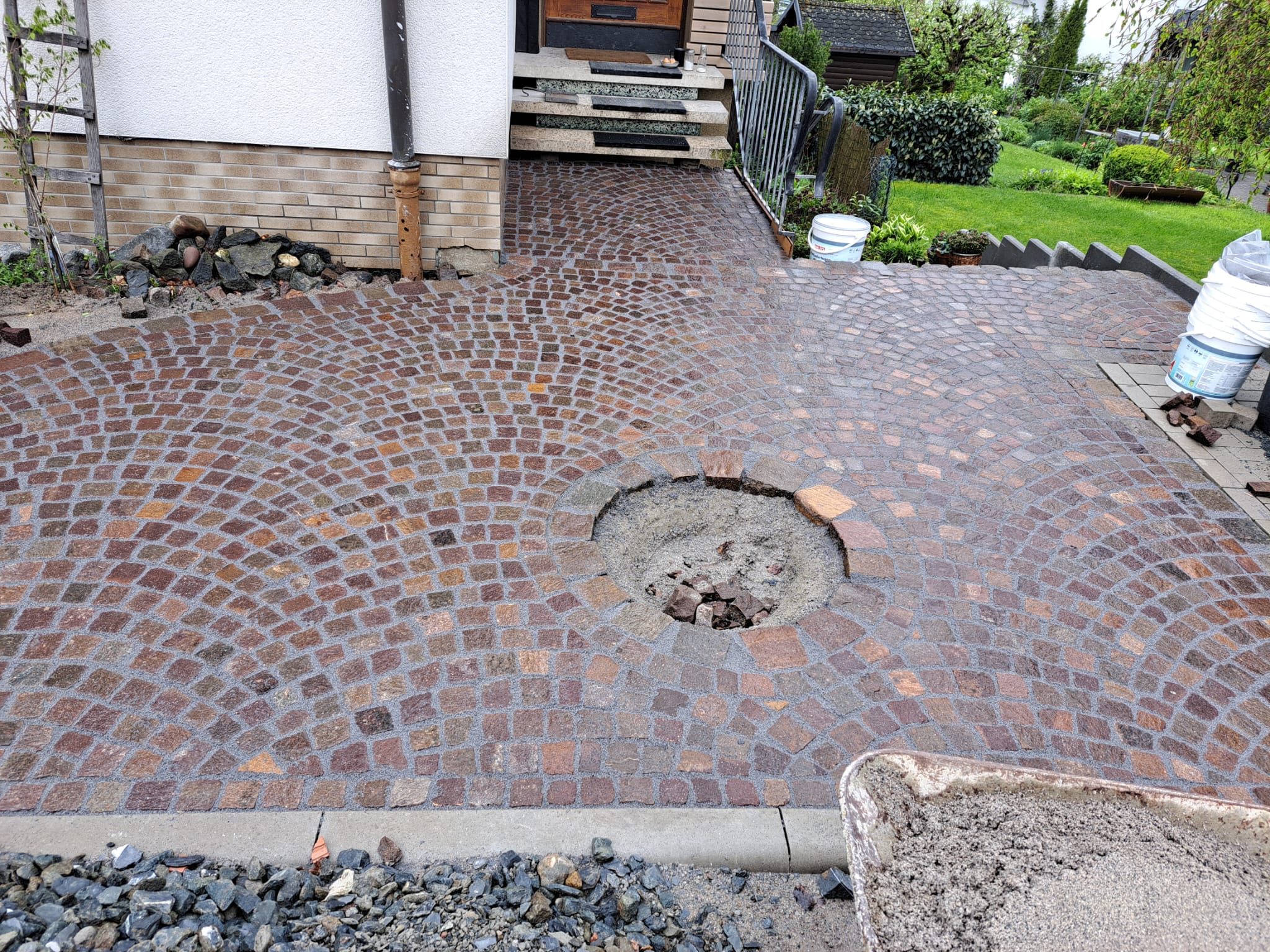 Handwerkliche Natursteinarbeit, Bogenpflaster